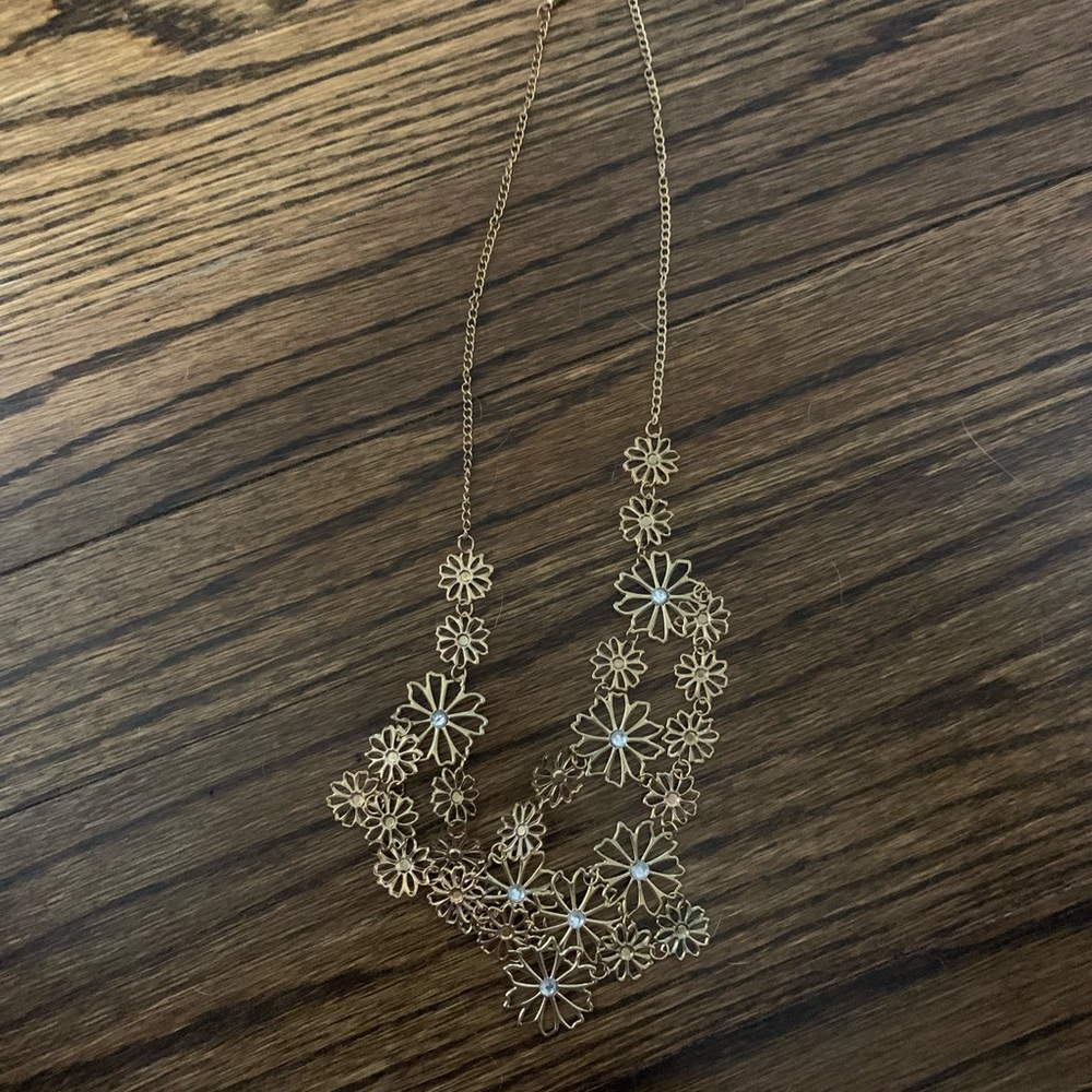 Gold flower necklace with rhinestones
